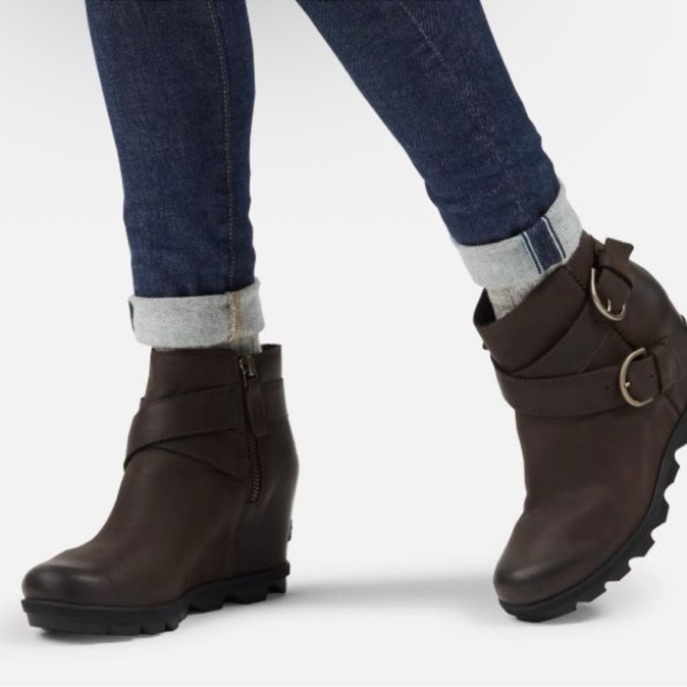 Sorel Women's Blackened Brown Joan of Arctic Wedge II Buckle Boots